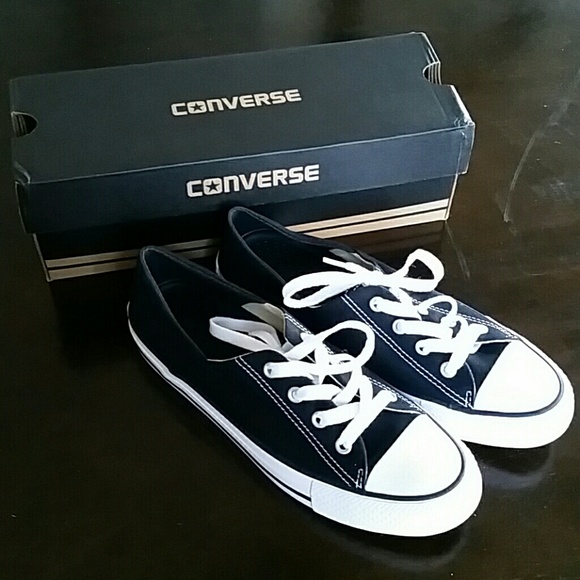 converse coral ox black